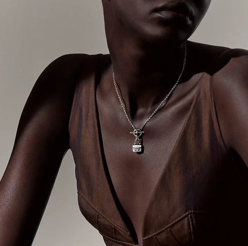 ペンダント 《アミュレット》 コンスタンス