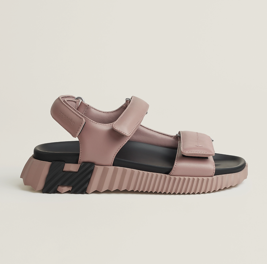 エルメス【ジュニア】グラフィカルソールヴェロアテクノサンダル サンダル 《ジュニア》 | Hermès - エルメス-公式サイト
